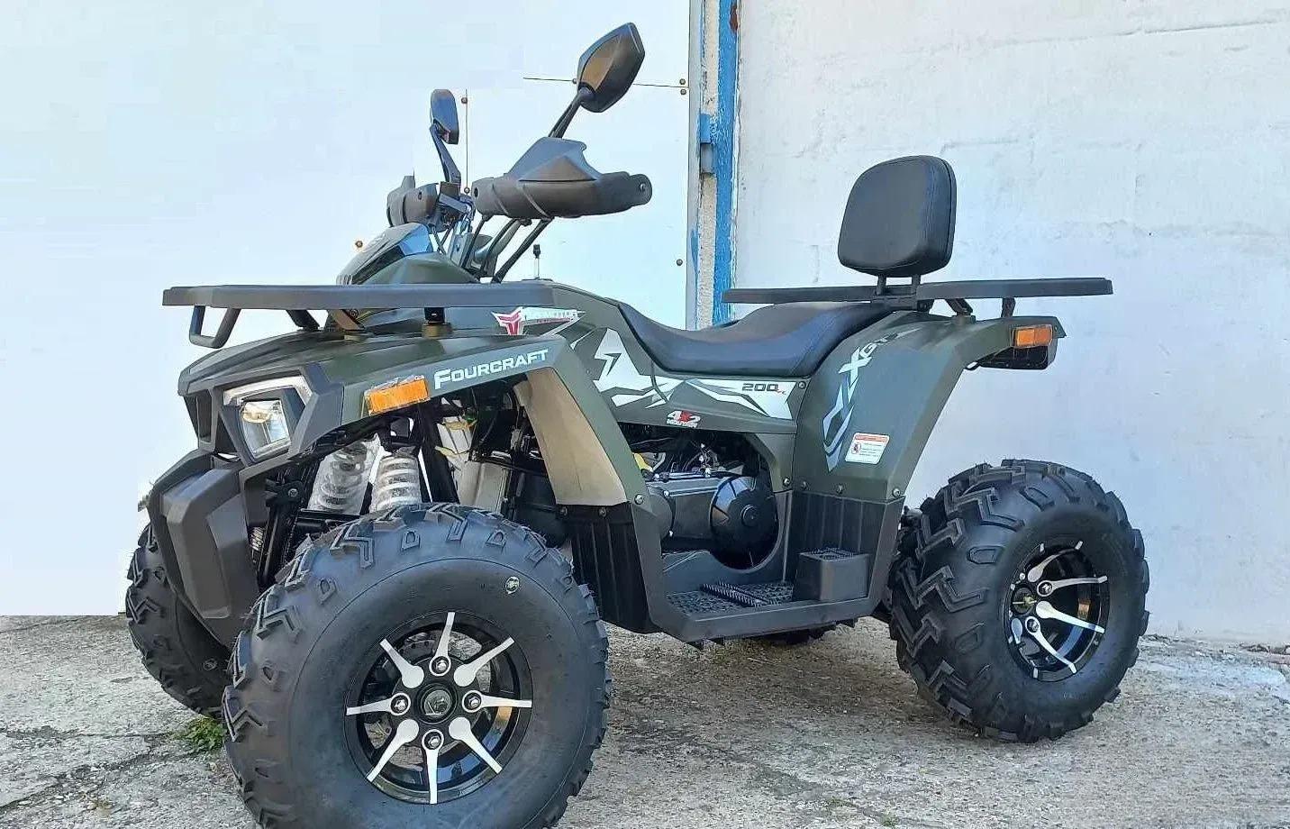 Tao Motor Shark 200 ATV u maslinastoj boji, pogled koso spreda