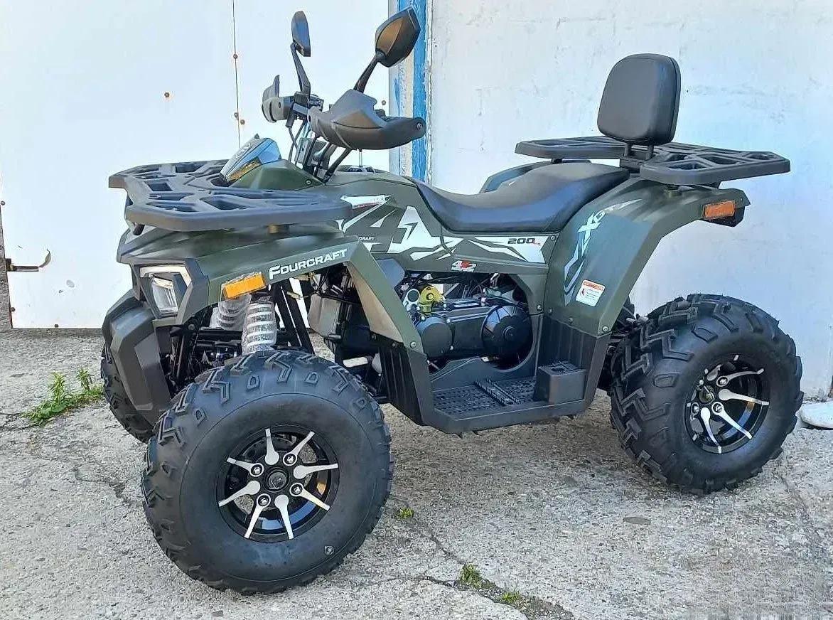 Tao Motor Shark 200 ATV u maslinastoj boji, pogled sa strane